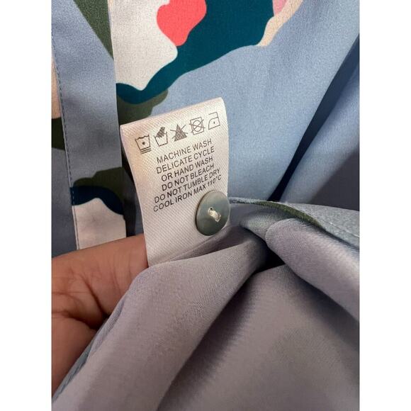 Crosby by Mollie Burch XS Sleeveless Top Blue Floral - Picture 6 of 7